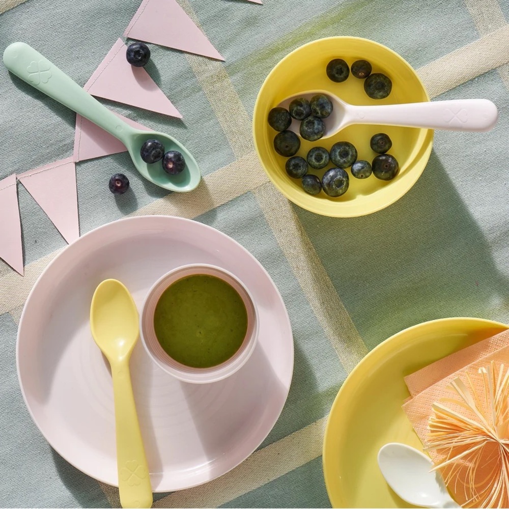 20 Colorful Plastic Spoons - Picture 5 of 5